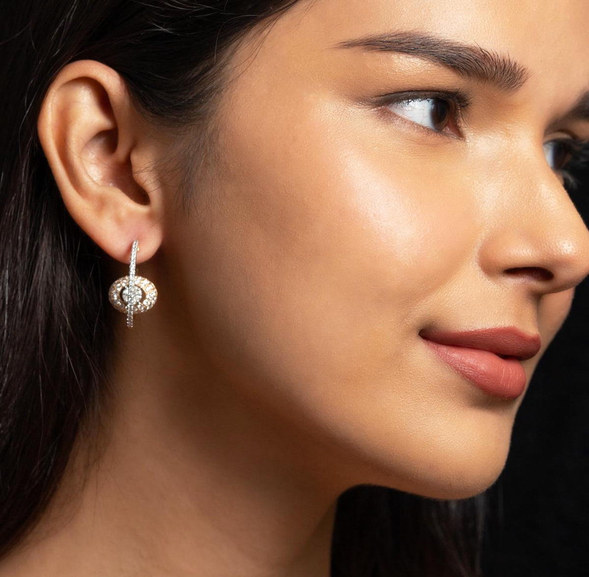 ER8995 - 18KT Diamond Orbit Hoop Earrings – Gehna Jewellers