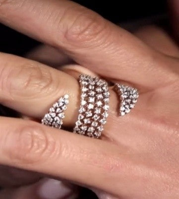 Diamond criss- cross Ring