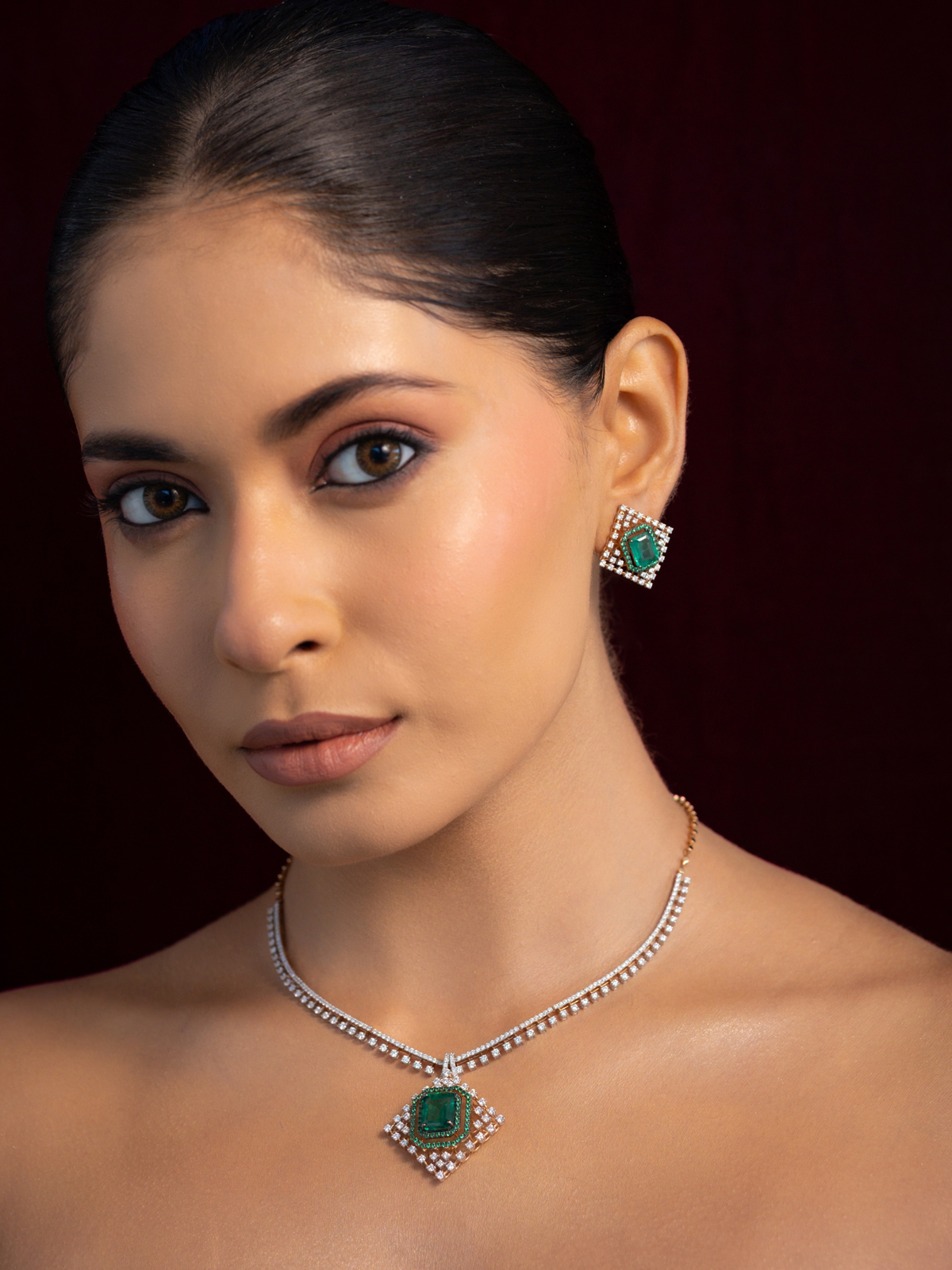 The Radiant Crest Necklace