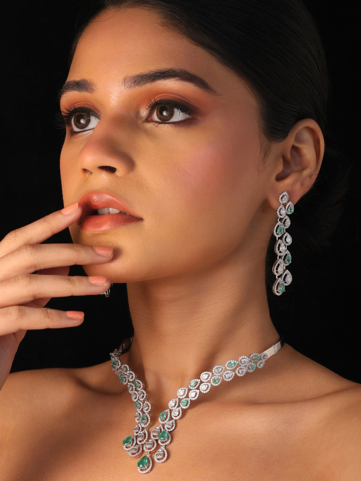 The Luminous Trail Necklace Set